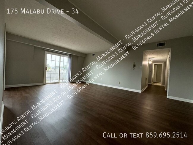 Building Photo - Newly Renovated 2 bed 1 bath home!