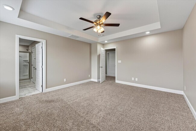Building Photo - Pet Friendly Three Bedroom!