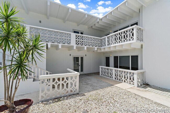 Building Photo - 624 Southwind Cir