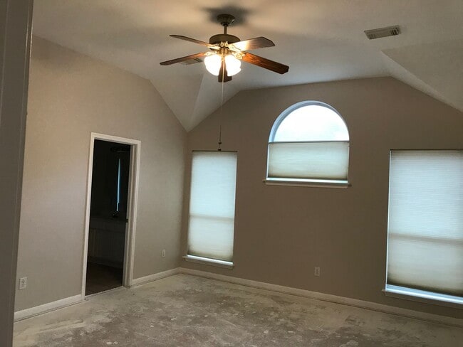 Building Photo - 4108 N Summercrest Loop