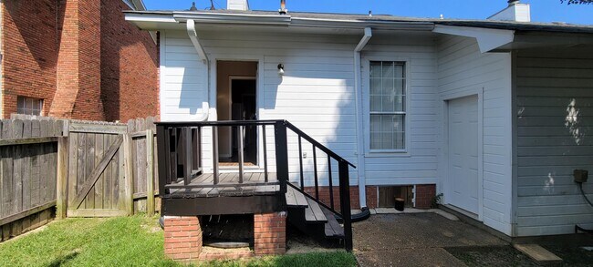 Building Photo - 22 River Run Dr