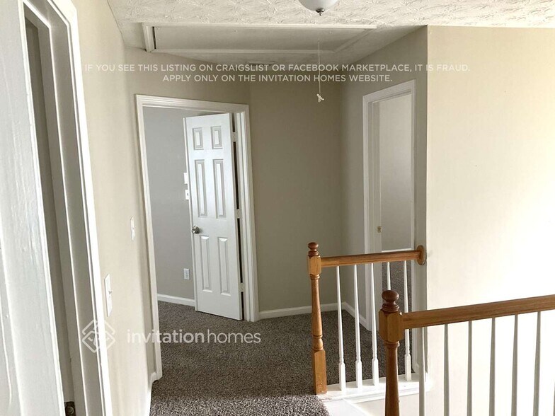Building Photo - 1418 Fall River Dr