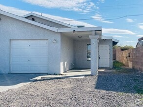 Building Photo - 2BD/1.5BA Duplex with 1 Car Garage in Bull...