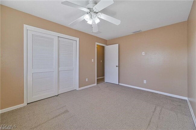 Building Photo - 1521 SE 1st Terrace