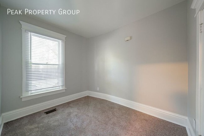 Building Photo - 950 Delaware Ave