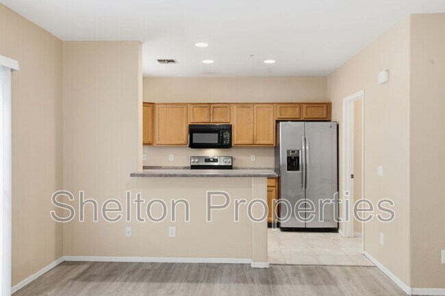 Building Photo - 15818 N 25th St