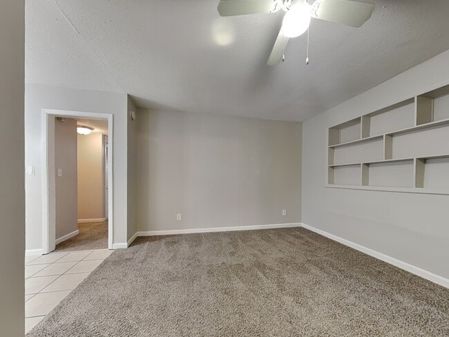 Building Photo - 6936 Clovis Rd