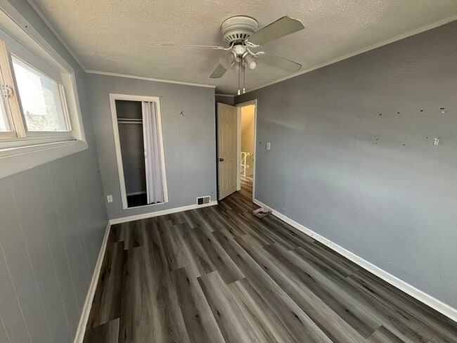 Building Photo - 4 bedroom townhouse Dundalk