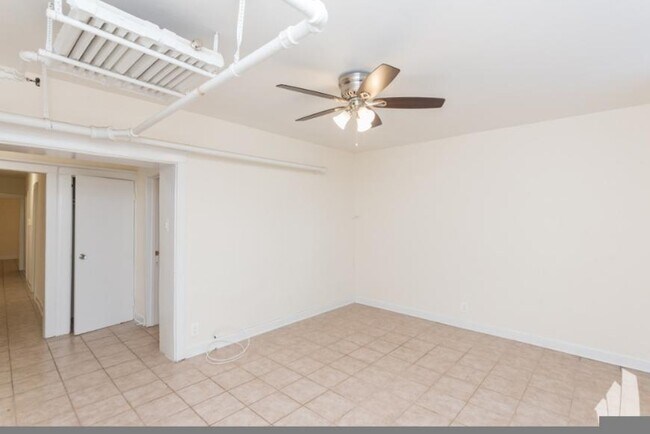 Building Photo - 2 bedroom in Chicago IL 60625