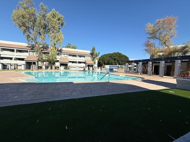 Building Photo - 1331 W Baseline Rd