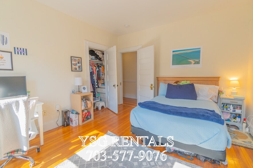 Building Photo - 102 Cypress St