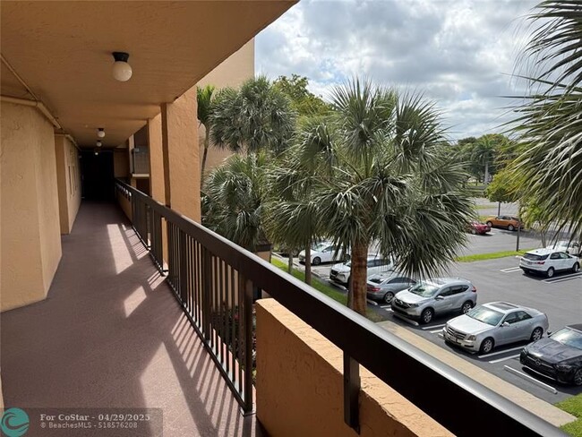 Building Photo - 950 Egret Cir