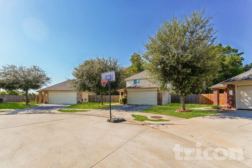 Building Photo - 21414 Partha Way