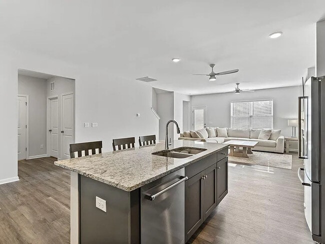 Building Photo - Earn Wealth While Leasing - Like a Homeowner - Lease to Own