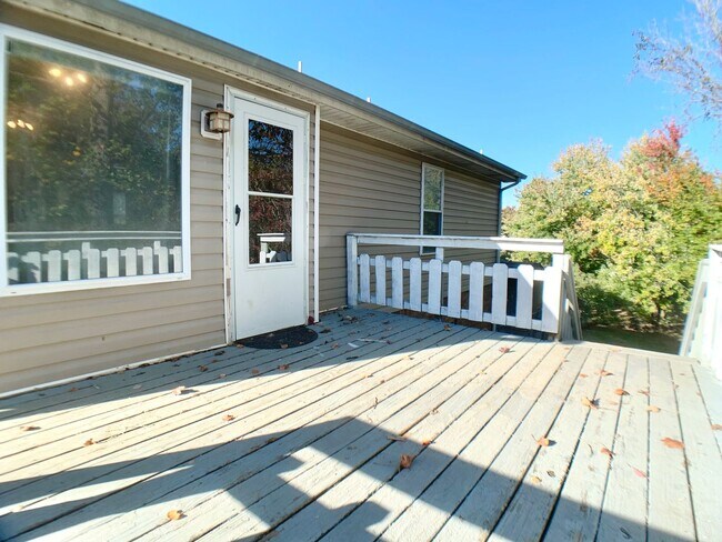 Building Photo - 3401 Oak Lawn Dr