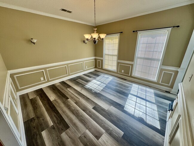 Building Photo - 431 Whitewater Tr