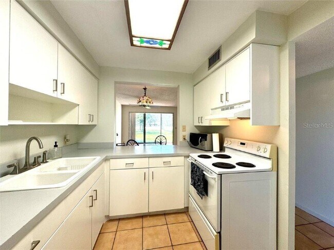 Building Photo - 4512 Longwater Chase