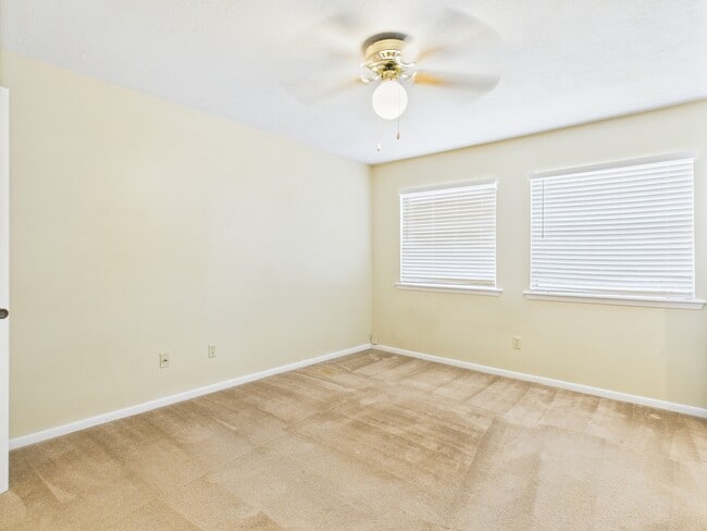 Building Photo - 700 San Pedro Dr