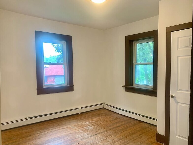 bedroom 2 - 15 School St