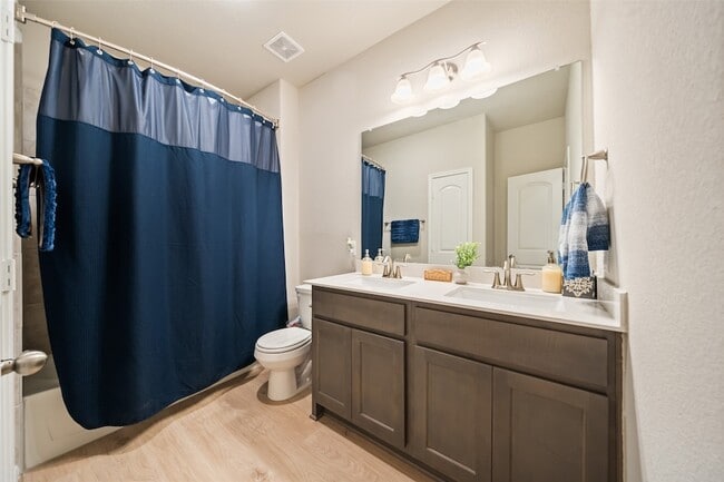 Building Photo - 18203 Samie Nell Ct