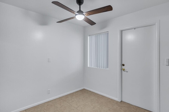 Building Photo - 2106 S Granada Dr