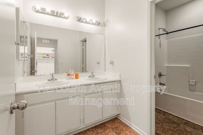 Building Photo - 1520 Santa Carolina Rd