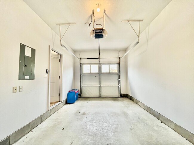 Building Photo - 8230 Highland St