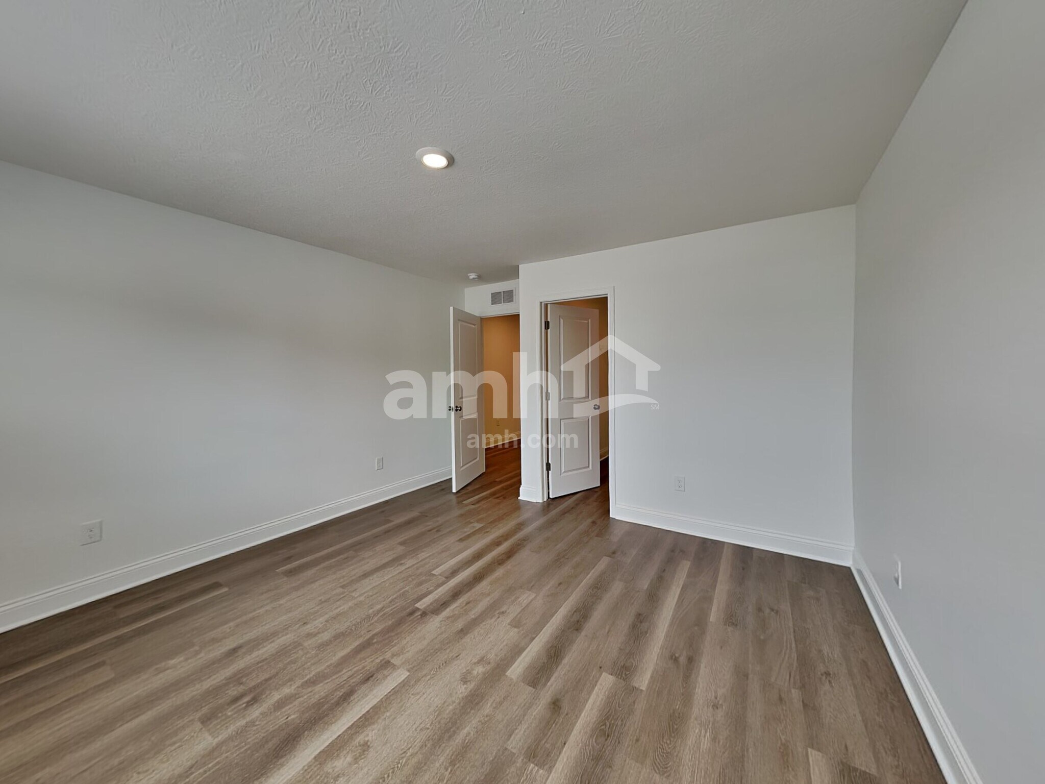 Building Photo - 9061 Henley Ave