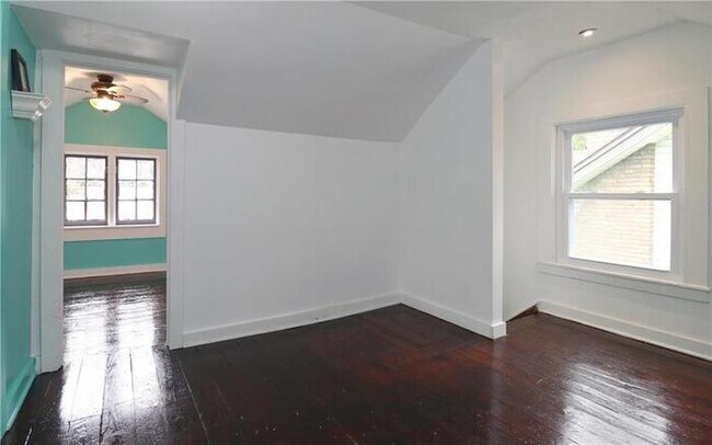 Building Photo - Charming, Updated 3-bedroom 2-bath home!!