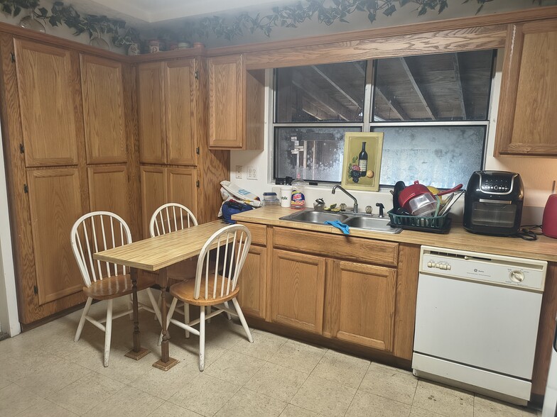 Building Photo - 700 Hughlett Ave