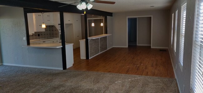 Building Photo - 4806 Lindale Dr