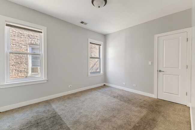 Building Photo - 8139 S Sangamon St