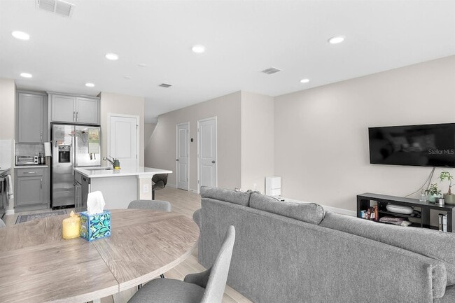 Building Photo - 5070 Rain Shadow Dr