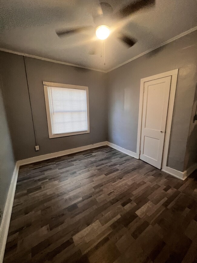 Building Photo - 203 Moates St