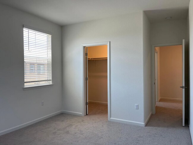 Building Photo - 2144 Brave Hawk Loop