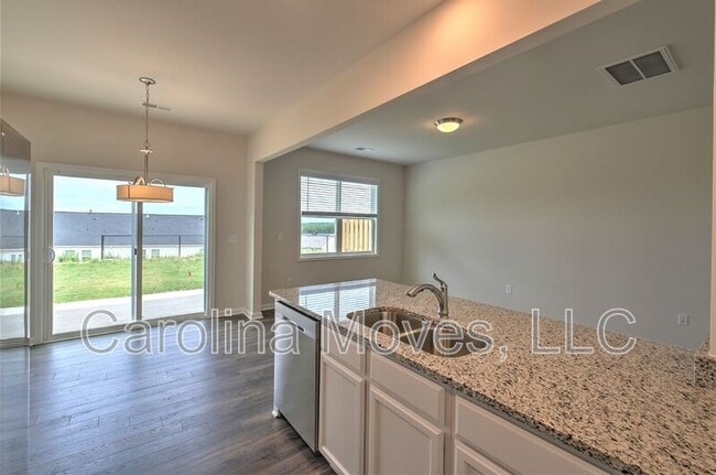 Building Photo - 34 Apricot Ln