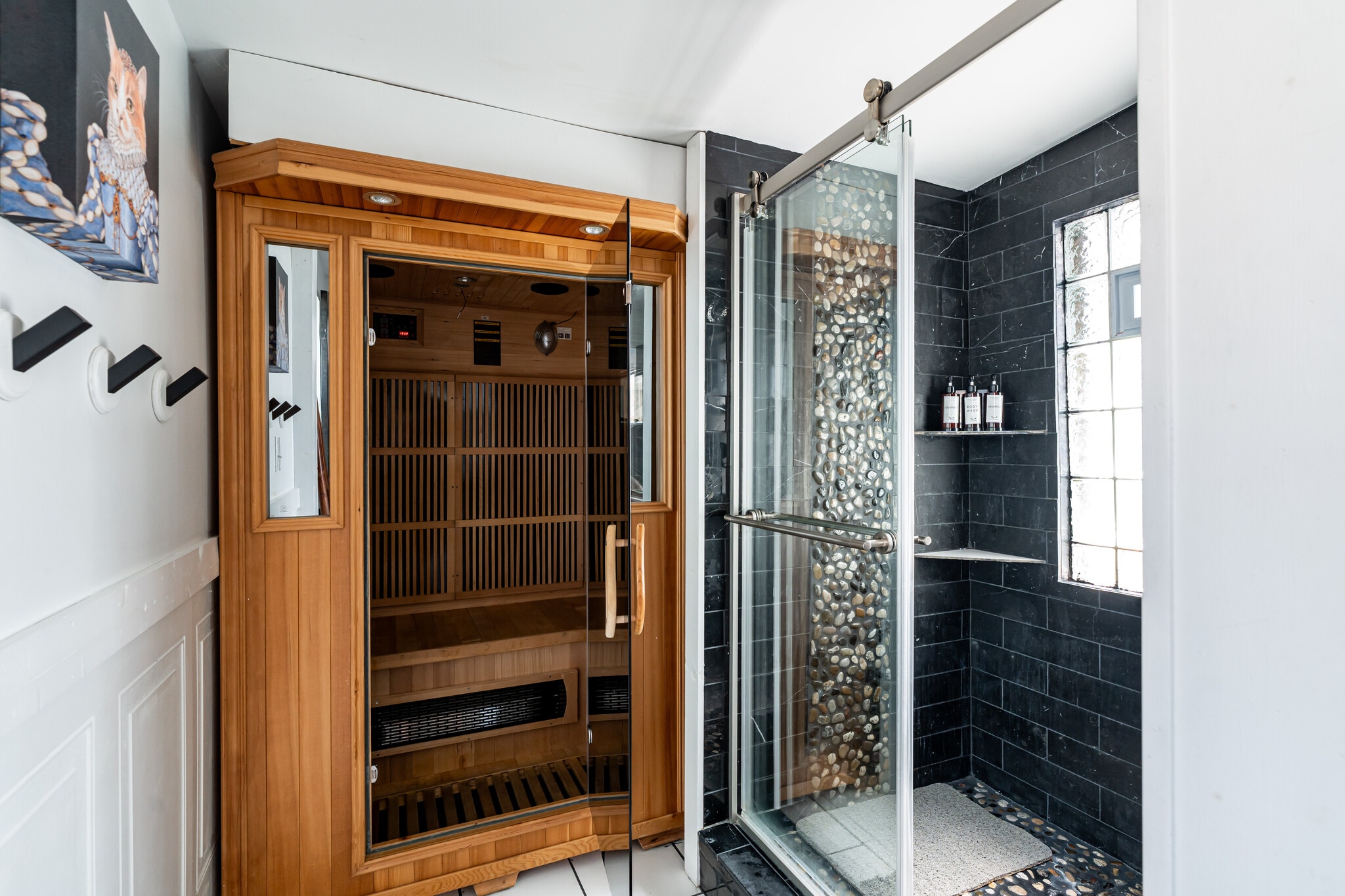 Building Photo - 1812 E Thomas Ave