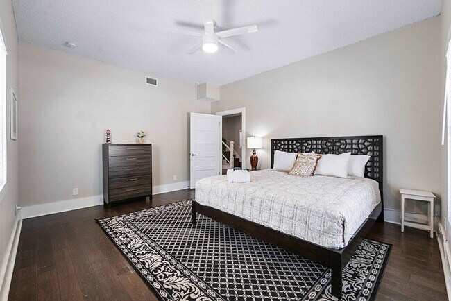 Building Photo - 76 Sanford St