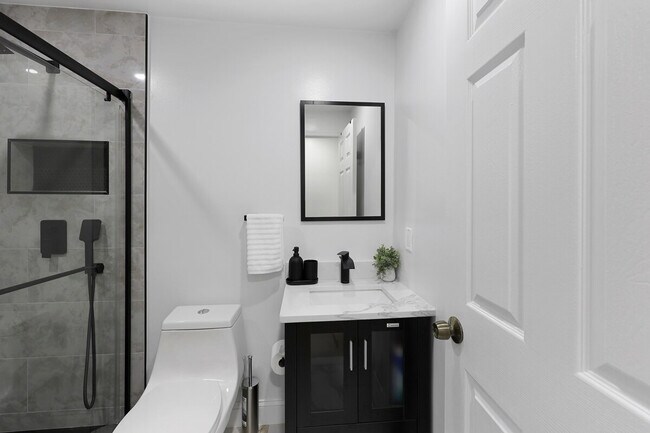 Building Photo - 5912 36th Ave