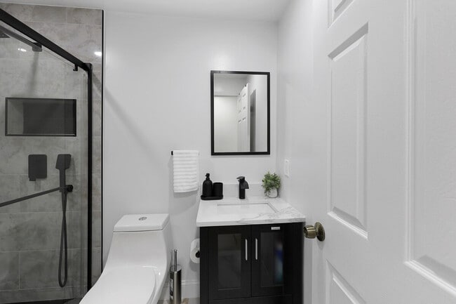 Building Photo - 6006 Queens Chapel Rd