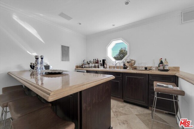 Building Photo - 1300 Summitridge Dr