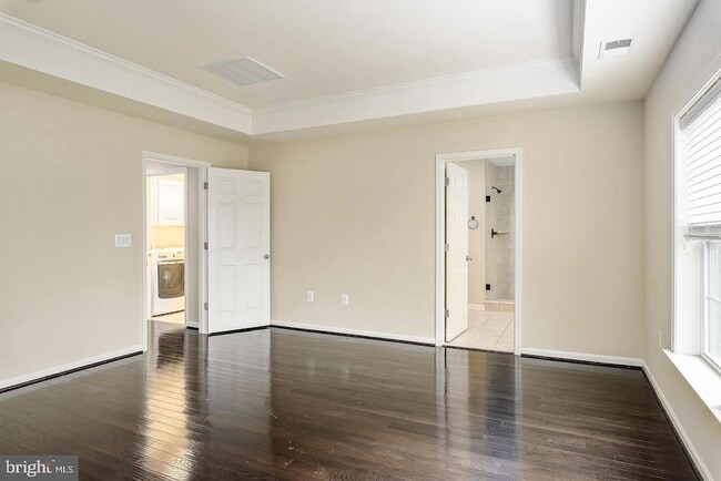 Building Photo - 10625 Legacy Ln