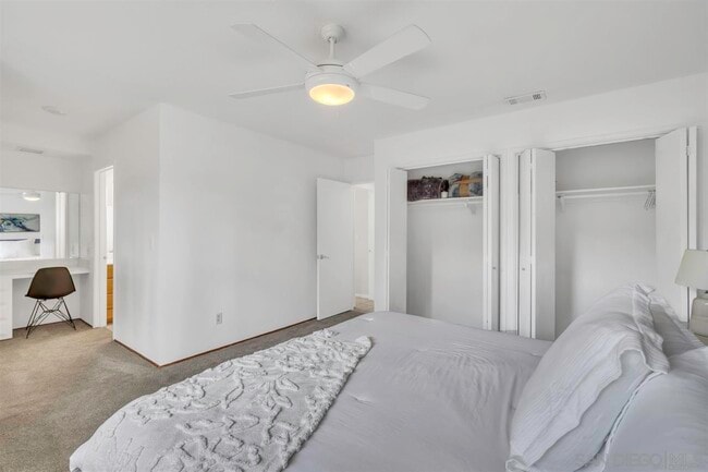Building Photo - 17052 Bernardo Oaks Dr