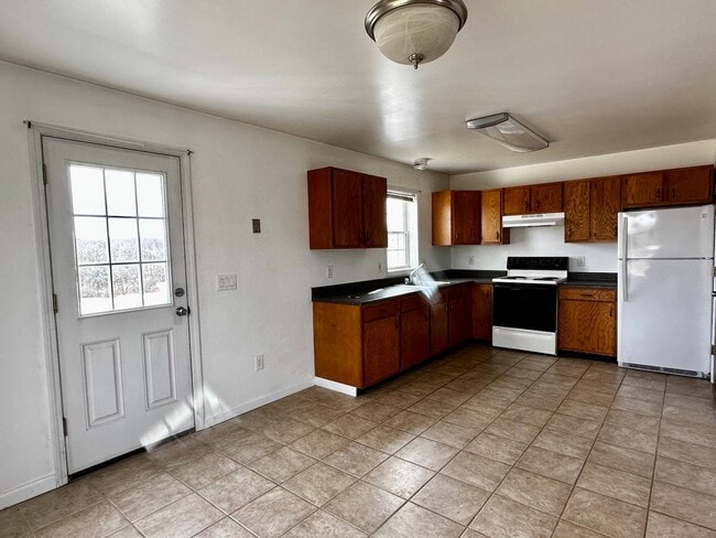 Building Photo - 376 NY-32