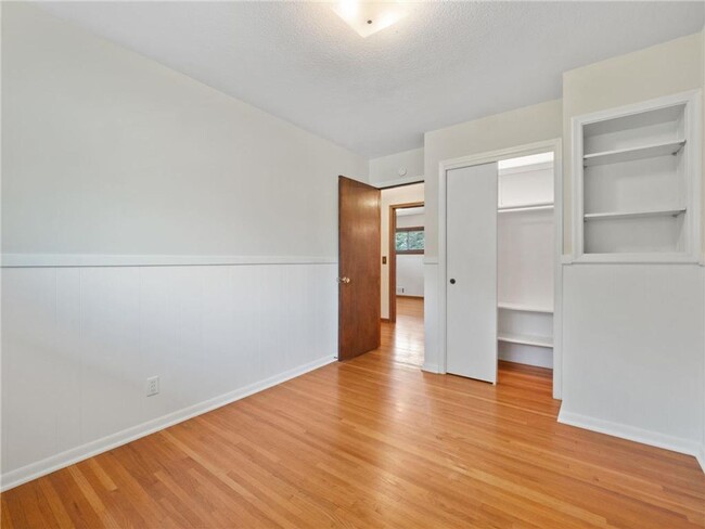 Building Photo - Great Roseville Home, Moundsview Schools, ...
