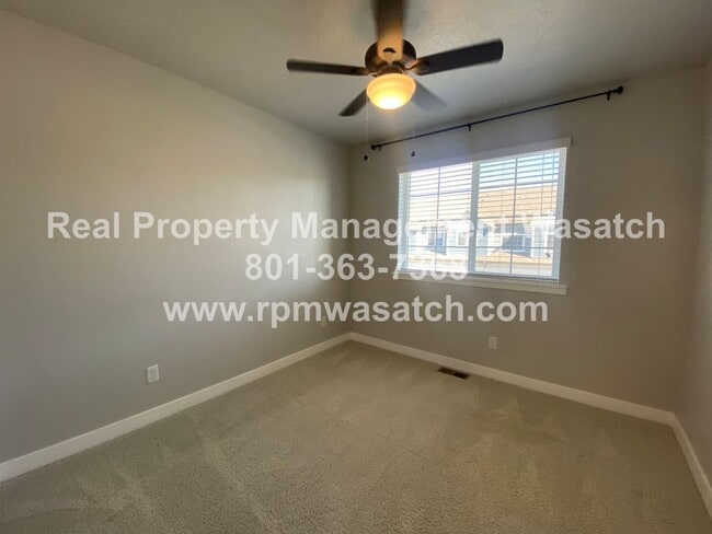 Building Photo - Beautiful 3 Bed, 4 Bath Townhome with 2-ca...