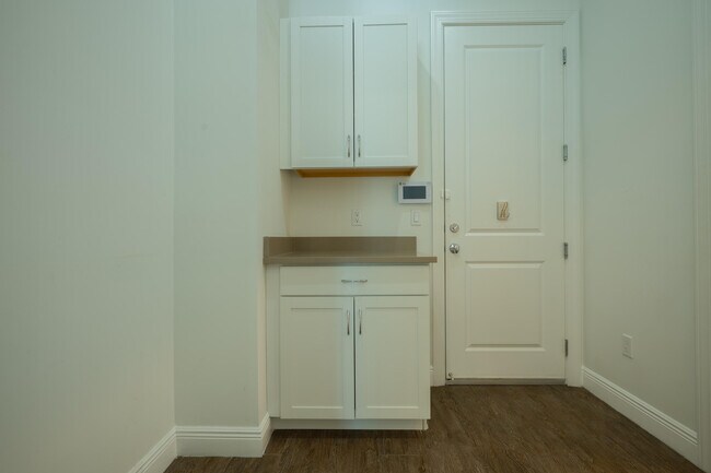 Building Photo - 13026 Artisan Cir