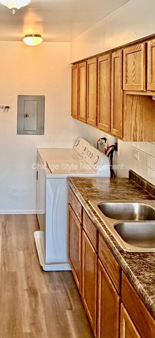 Building Photo - 748 Manteca Ct
