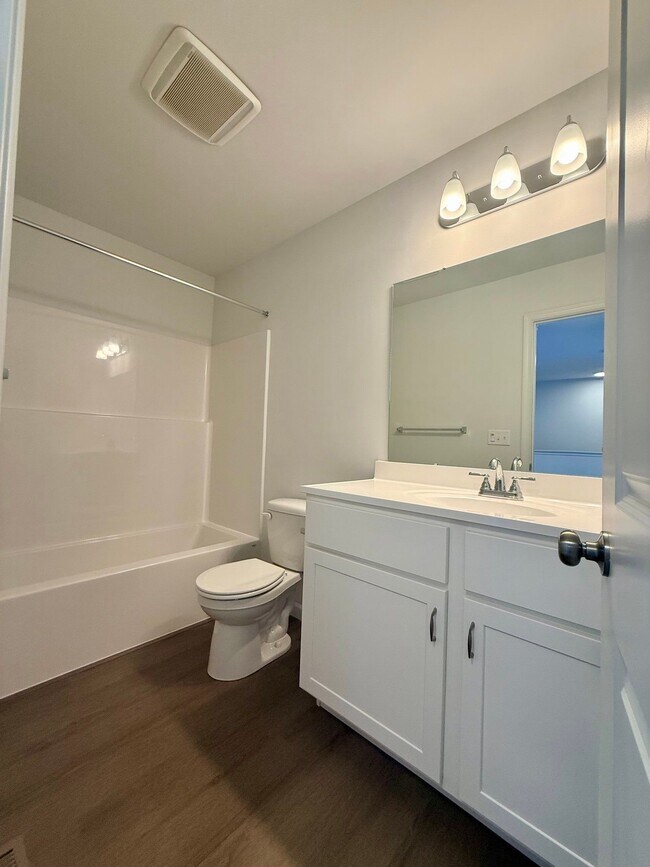 Building Photo - 45 N Conifer Dr