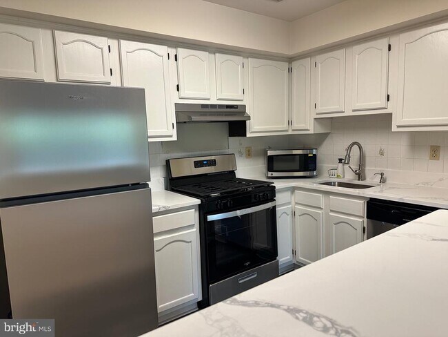 Building Photo - 106 Lassen Ct